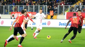 Podolski'den 5 maçta, 5 puanlık katkı