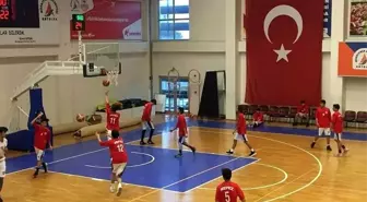 Potanın yıldızları 60-39 farkla galip geldi