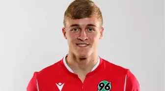 Corona virüse yakalanan ilk futbolcu Hannover 96 forması giyen Timo Hübers oldu