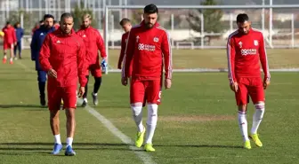 Sivasspor'da futbolculara 'koronavirüs' nedeniyle yurt dışı yasağı