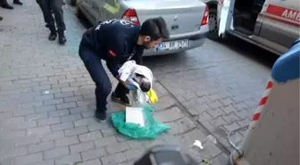 Avcılar'da çöpe atılan yeni doğmuş bebek kuvöze alındı