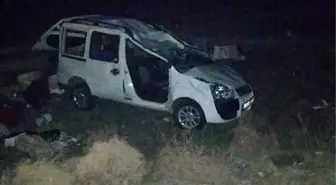Hafif ticari araç takla attı: 1 ölü, 1 yaralı