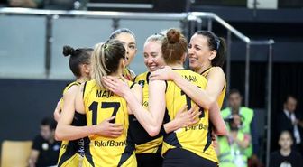 VakıfBank üst üste 8'inci kez yarı finalde