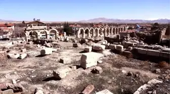 Gümüşler Manastırı ziyaretçilerini 'zamanda yolculuğa' çıkarıyor