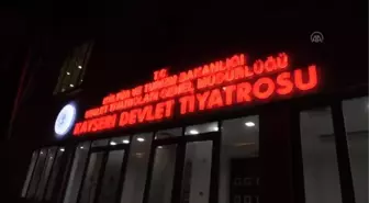 Kayseri Devlet Tiyatrosunun ilk oyunu 'Fehim Paşa Konağı' sahnelendi