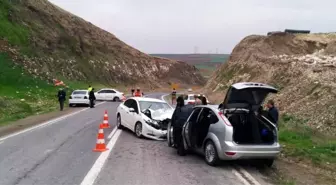 Şanlıurfa'da 3 otomobil çarpıştı: 7 yaralı