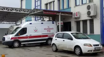 Yola fırlayan çocuğa otomobilin aynası çarptı