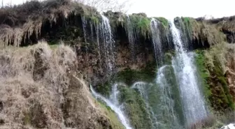 Heyelan nedeniyle çöken Güney Şelalesi, yeniden çağlıyor