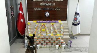 Kargo şirketinde, ıslak havlu kolilerinde 187 kilo eroin ele geçti