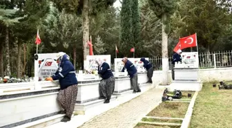 Mezarlıklar ve şehitliklere özel bakım