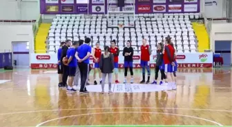 İzmit Belediyespor Kadın Basketbol Takımı, gözünü 'play-off'a dikti