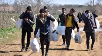 Göçmenlerin Yunanistan sınırında bekleyişi 19'uncu gününde