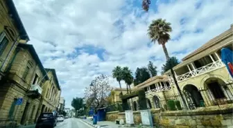 Kuzey ve güney Kıbrıs'ta koronavirüs nedeniyle sokaklar boşaldı