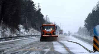 Bolu Dağı'nda kar yağışı etkili oluyor