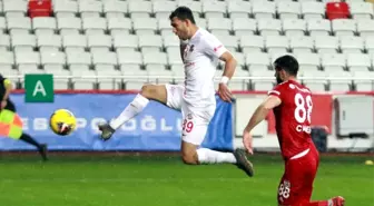 Antalyaspor'da savunmanın kalesi Veysel Sarı