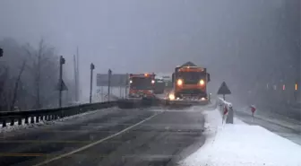 Bolu Dağı'nda kar yağışı sürüyor