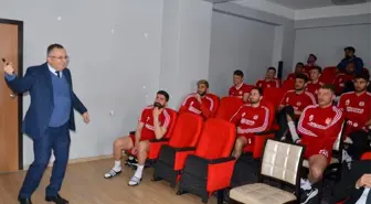 Sivasspor'da futbolculara korona virüs eğitimi verildi