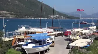 MARMARİS Gezi ve yolcu taşıyan tekneler turizme hazırlanıyor