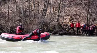 Munzur Çay'ına düşen Uzman Çavuş Güneş'i arama çalışmaları sürüyor