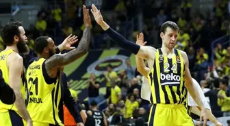 Son Dakika: Fenerbahçe Beko'nun bazı oyuncularında koronavirüs belirtileri tespit edildi