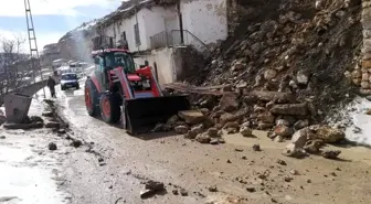 Karaman'da istinat duvarı çöktü