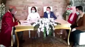 MANİSA Turgutlu'da maskeli, eldivenli nikah