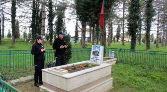 Polislerden şehit meslektaşlarının ailesine anlamlı ziyaret