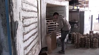 Sanayi ve maden atıklarını çini ve seramiğe dönüştürüyorlar