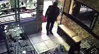 Sahte altın dişle kuyumcu dolandıran kişi yakalandı