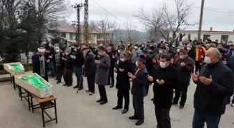 Eski belediye başkanının öldürdüğü karı-koca toprağa verildi