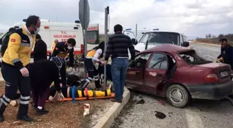 Hüyük'te otomobille minibüs çarpıştı: 1 ölü, 3 yaralı