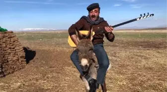 Koronavirüs türküsüne eşek üzerinde klip çeken ozan Arif Gülcani, zor anlar yaşadı