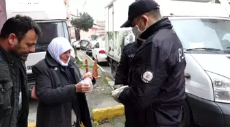 (Özel) Beyoğlu polisinden 83 yaşındaki kadına yardım eli