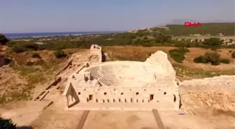 ANTALYA PATARA'NIN DEV SÜTUNLARI YERLERİNE DİKİLİYOR