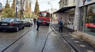 Gördes'te dezenfekte ve yıkama çalışmaları aralıksız devam ediyor