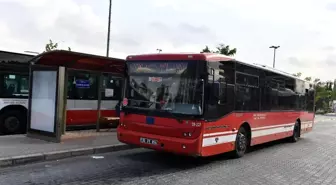 İzmir'de otobüs sayısı azaltılmıyor