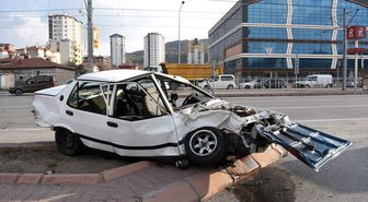 Kayseri'deki trafik kazasında 3 kişi yaralandı