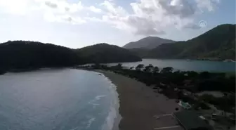 Turizm merkezleri koronavirüs tedbirleri nedeniyle en sakin günlerini yaşıyor