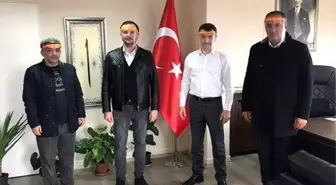 Fedakâr öğretmen 3 boyutlu yazıcı ile koruyucu maske üretiyor