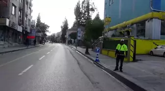 Hatay'ın bazı ilçelerinde caddeler ve sokaklar trafiğe kapatıldı