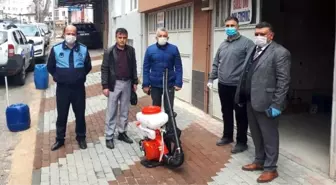 Mekanik ilaçlama pompasını belediyeye bağışladı