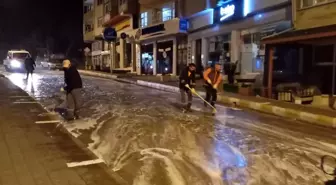 Gelibolu'nun cadde ve sokaklarında dezenfekte çalışması sürüyor