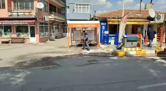 Lalapaşa'da koronavirüse karşı cadde ve sokaklar dezenfekte edildi