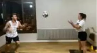 Campanharo eşiyle çalışıyor