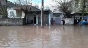 Adıyaman'da yollar göle döndü