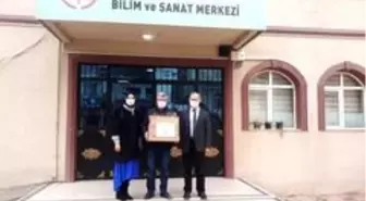 Bursa'dan sağlık çalışanlarına 3D yazıcı ile yüz koruma siperi üretildi