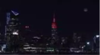 Empire State Binası sağlık çalışanlarına destek için ışıklandırıldı - NEW