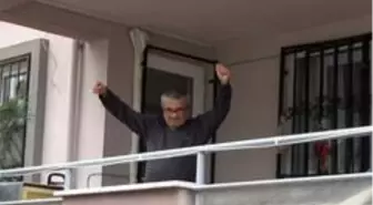 Vatandaşların evde sıkıldığını duyan 3 muhtar, davul zurnalı eğlence yaptı