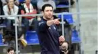 Ferhat Akbaş, Polonya'da yılın en başarılı başantrenörü seçildi