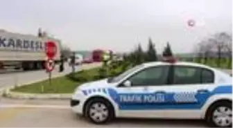 Manisa il sınırında araçlar geri gönderiliyor